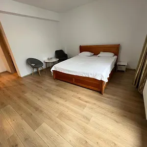 verificați disponibilitatea