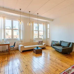 Eclectic Near Galata Tower In Beyoglu Apartment