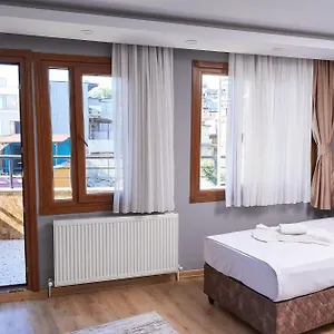  Apartamento Pequena Casa